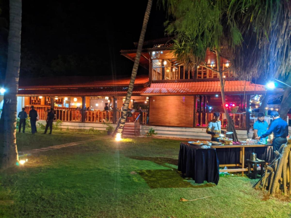 Blue Sand Beach Resort Trincomalee Exterior foto